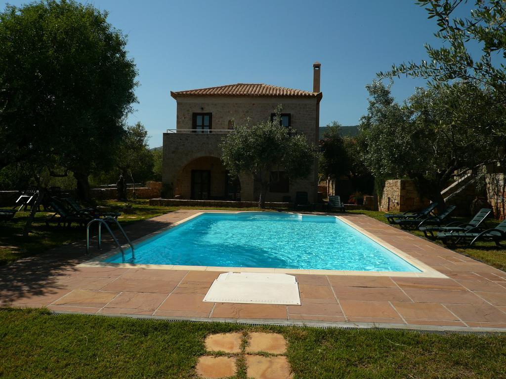 Maison Viros *