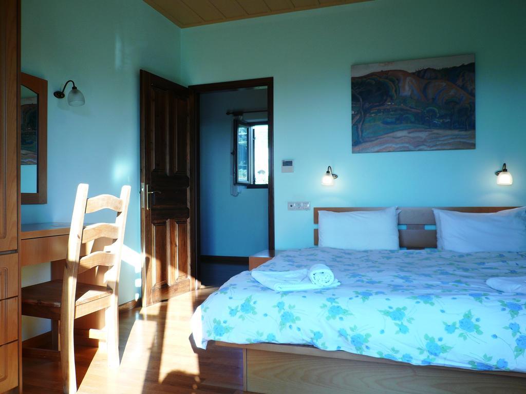 Maison Viros *