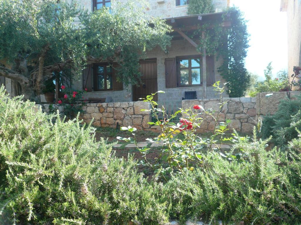 Maison Viros Ferienhaus *